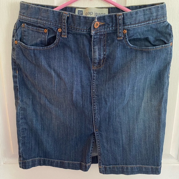 Dresses & Skirts - Jean skirt. Gap. Size 6